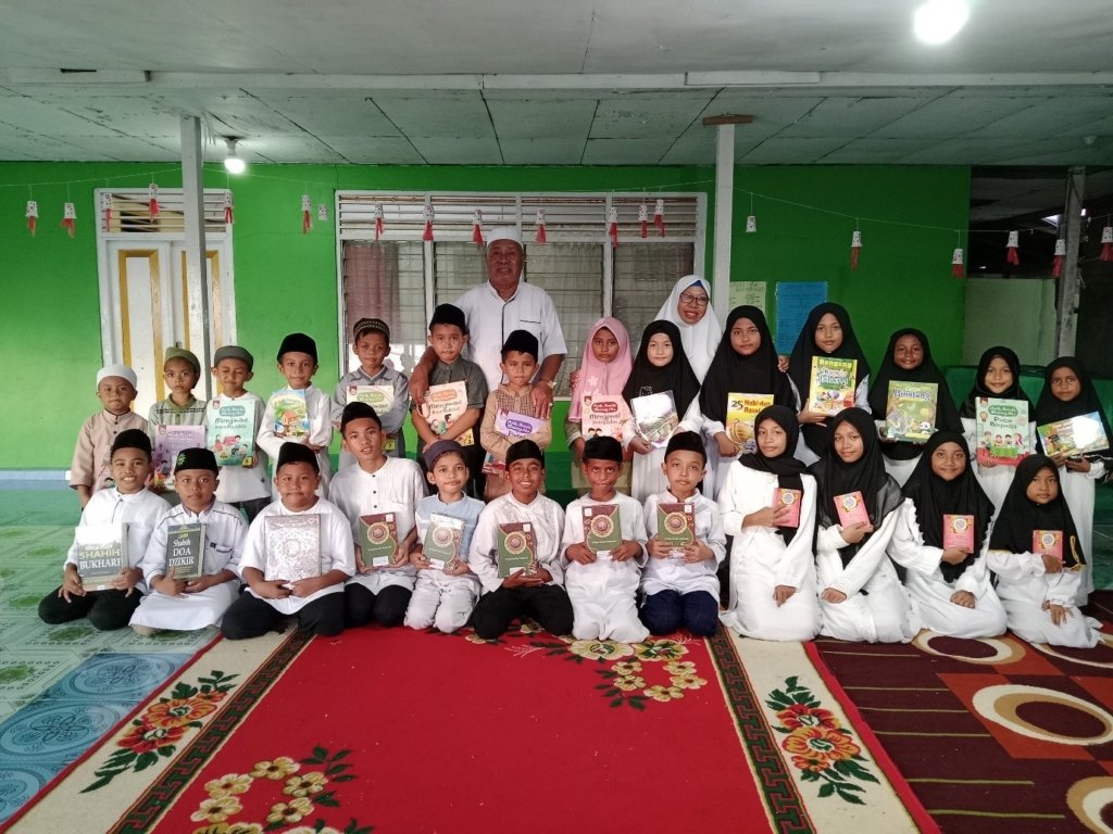 Al Quran Wakaf Sebagai Bentuk Amal Jariyah yang Penuh Berkah