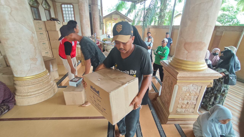 Tim Laziswaf Al Hilal Tiba di Aceh Tamiang, Siap Salurkan 310 Dus Al-Qur’an dan Bangun Fasilitas MCK untuk Pesantren