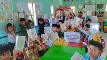 Sebar Quran Indonesia: Berbagi Al-Qur’an di Bulan Muharram untuk Masjid, TPQ, dan Lembaga Pendidikan Islam di Pelosok Ciamis